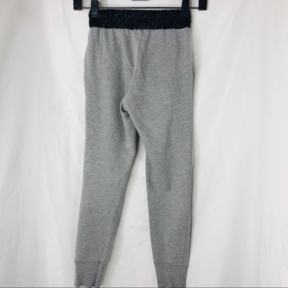 3️⃣ Bundle Girl’s joggers with waist tie - Picture 3 of 3